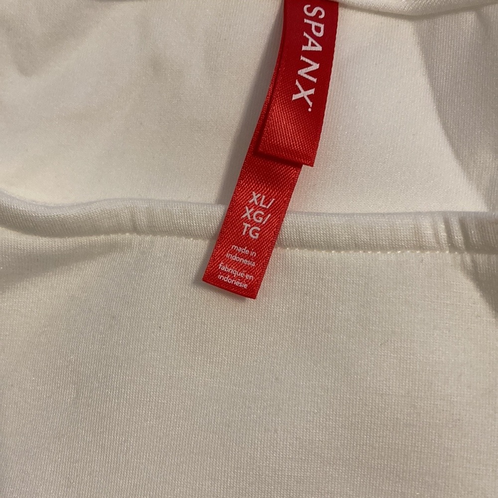 AirEssentials Desk to Dinner Elbow Sleeve Top.. buttery soft! Extra large NWT